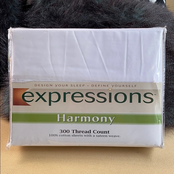 Expressions Harmony White Sateen Sheet Set Full
